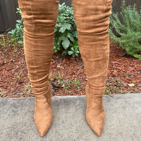 Over the knee boots - Picture 2 of 6